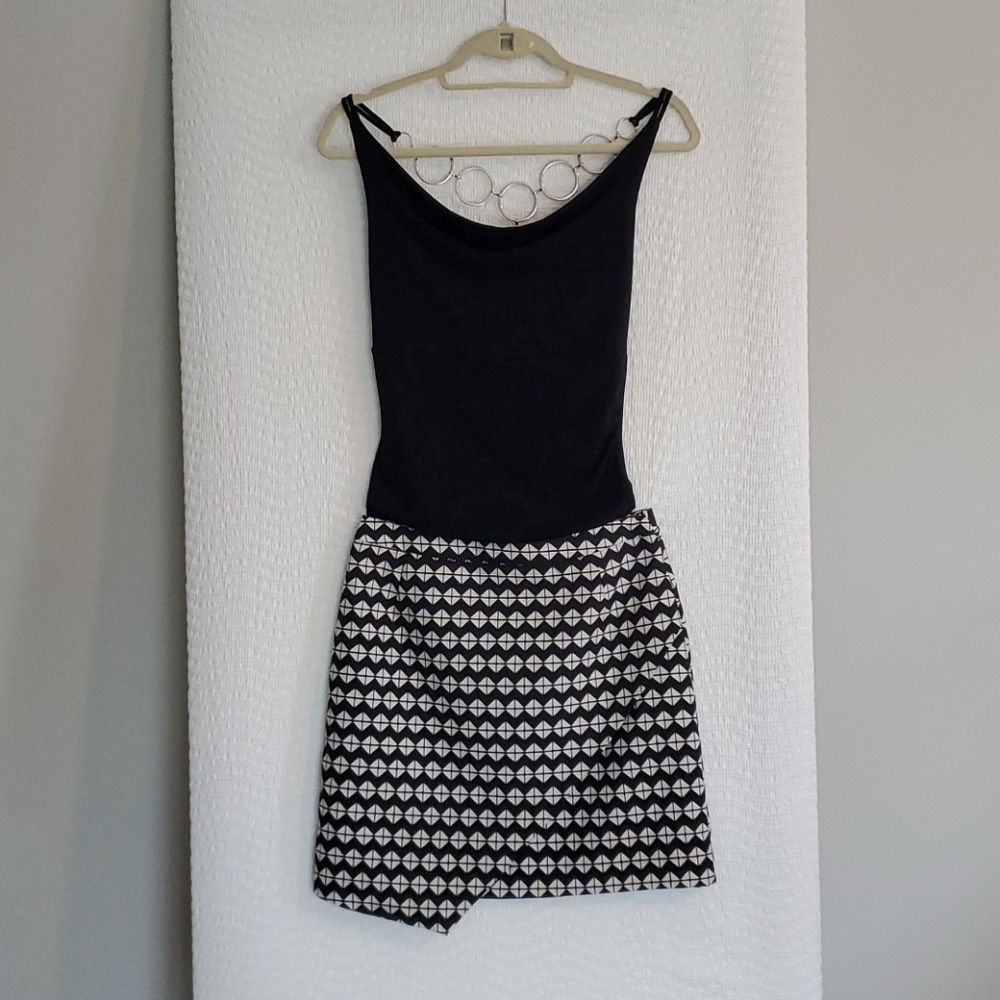 Metal Circle Racerback Tank - Picture 4 of 4